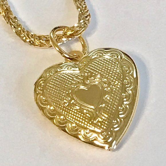 Vintage Victorian Heart Locket Necklace Gold Plated 24" Chain Photo Picture - Picture 3 of 10